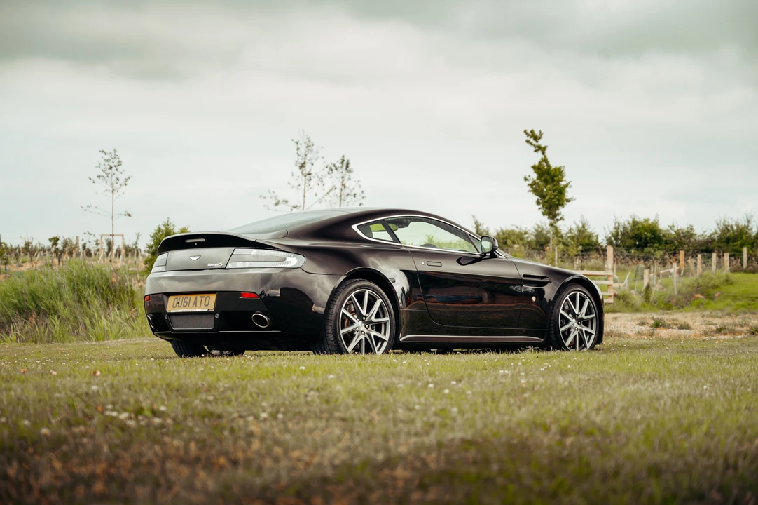 2011 Aston Martin V8 Vantage (2006-2017) - Image 16 of 31