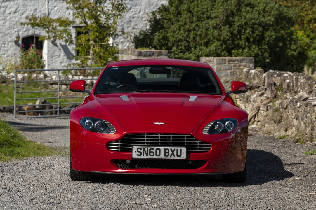 2010 Aston Martin V8 Vantage (2006-2017) - Image 11 of 31