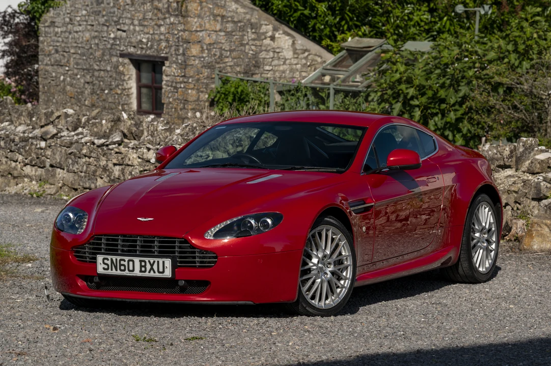 2010 Aston Martin V8 Vantage (2006-2017) - Image 10 of 31
