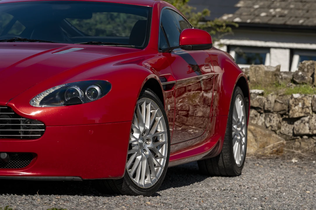 2010 Aston Martin V8 Vantage (2006-2017) - Image 26 of 31
