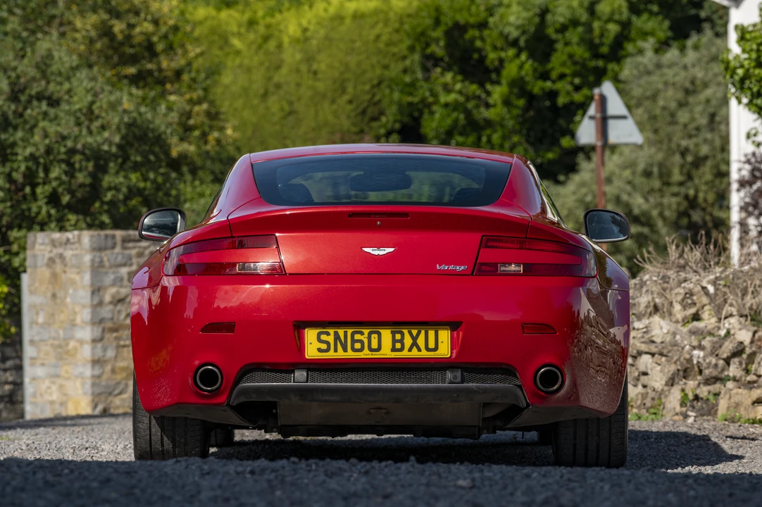 2010 Aston Martin V8 Vantage (2006-2017) - Image 15 of 31