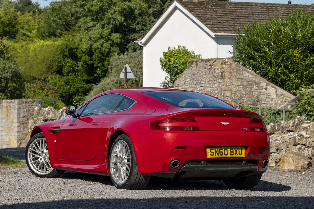 2010 Aston Martin V8 Vantage (2006-2017) - Image 16 of 31
