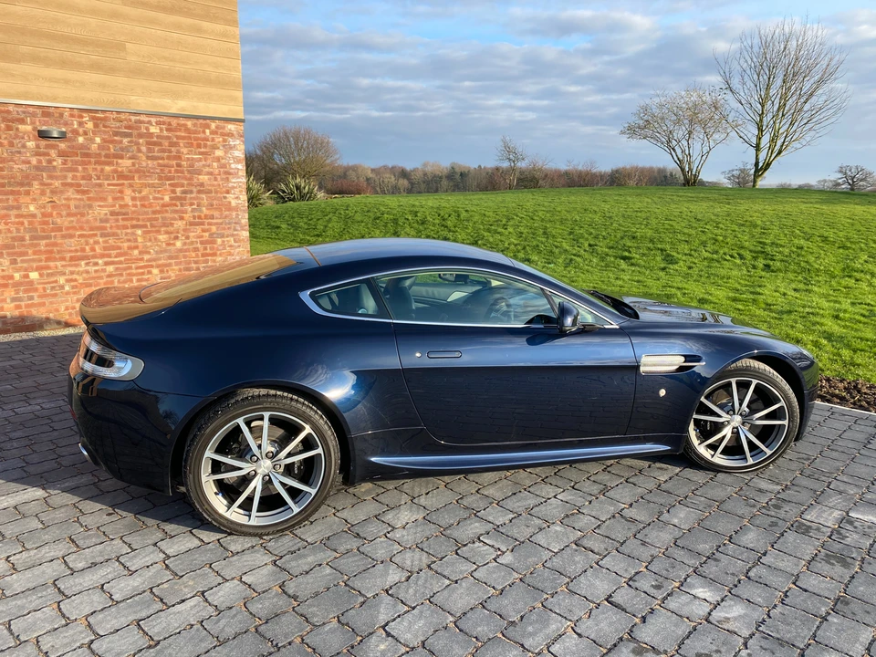 2011 Aston Martin V8 Vantage (2006-2017) - Image 17 of 31