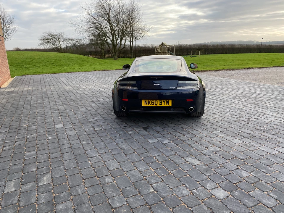 2011 Aston Martin V8 Vantage (2006-2017) - Image 11 of 31
