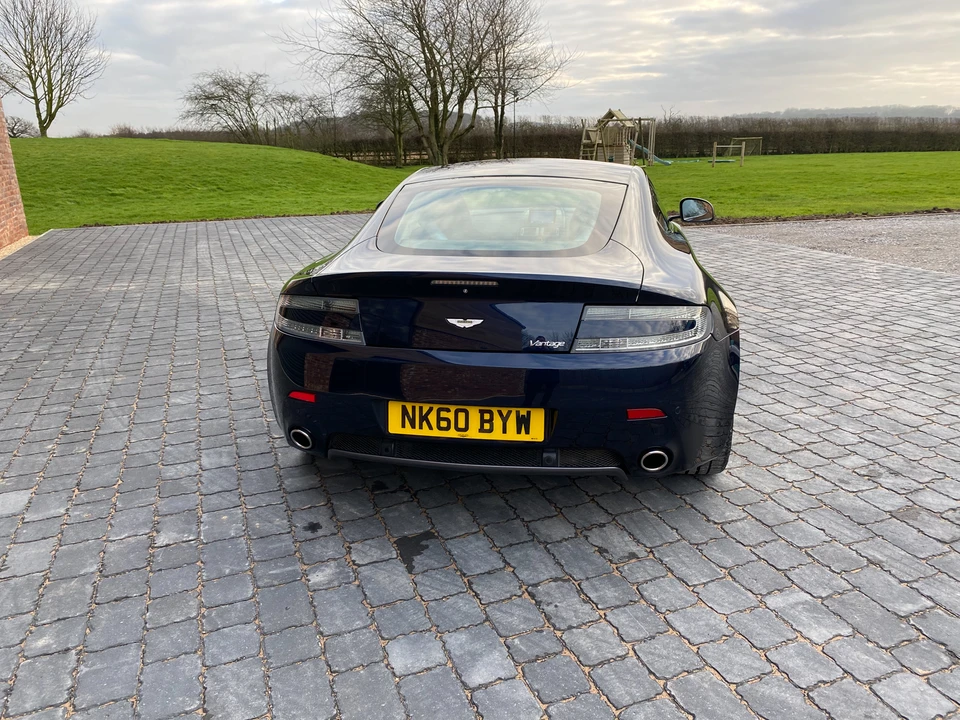 2011 Aston Martin V8 Vantage (2006-2017) - Image 10 of 31