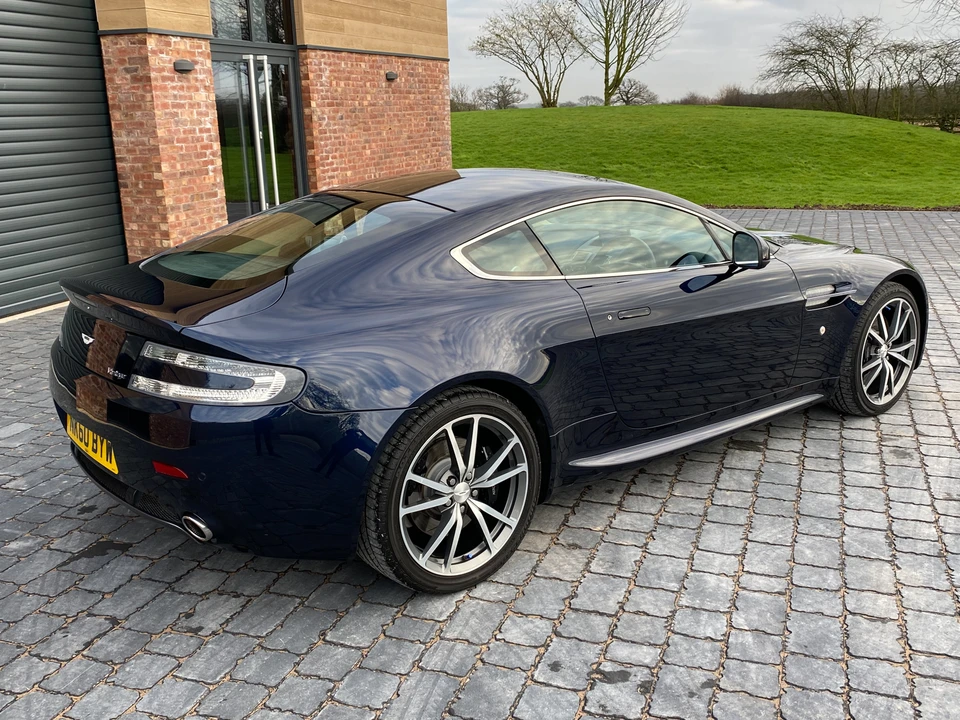 2011 Aston Martin V8 Vantage (2006-2017) - Image 16 of 31