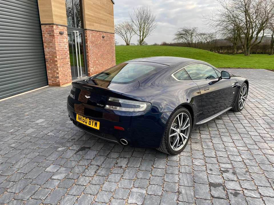 2011 Aston Martin V8 Vantage (2006-2017) - Image 27 of 31
