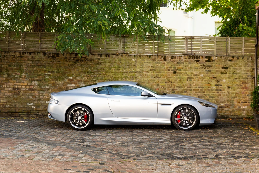 2011 Aston Martin Virage (2011-2012) - Image 17 of 31