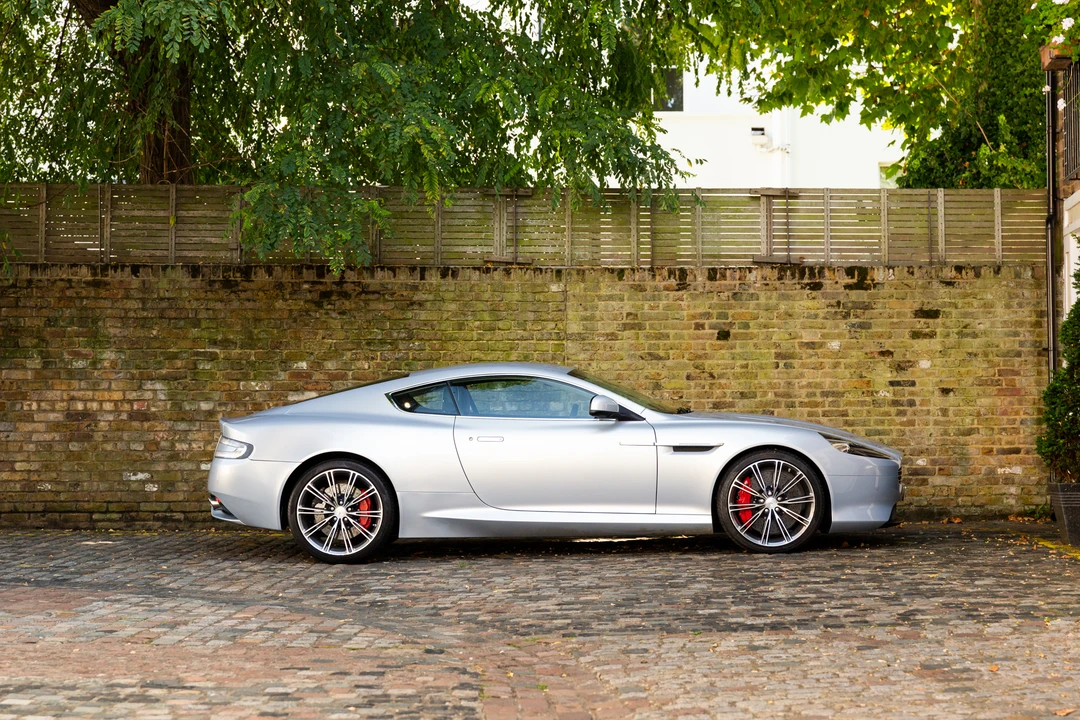 2011 Aston Martin Virage (2011-2012) - Image 9 of 31