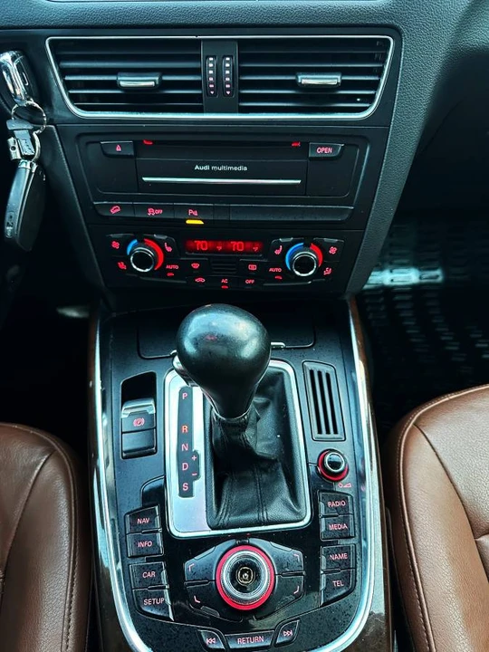2011 Audi 8R Q5 - Image 12 of 18