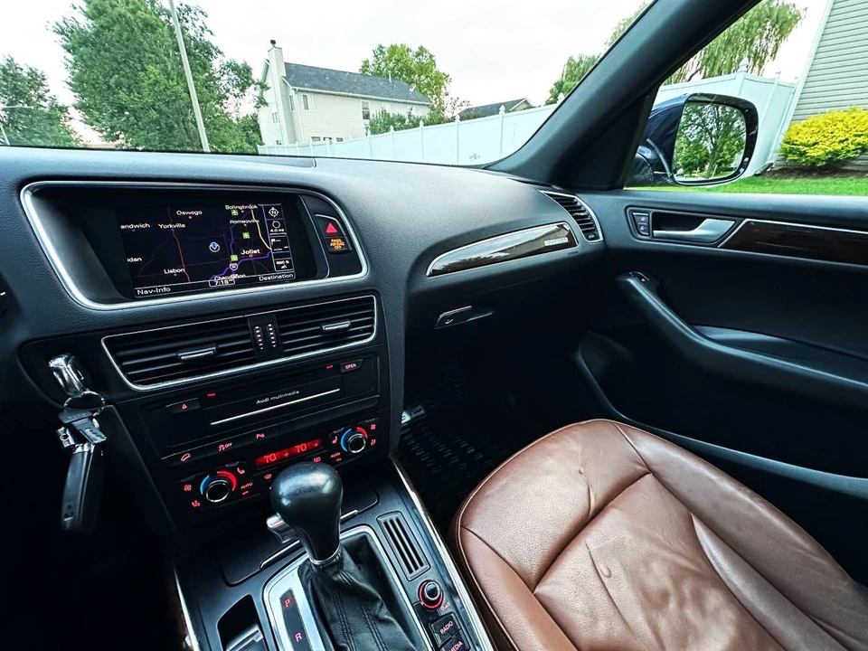 2011 Audi 8R Q5 - Image 9 of 18