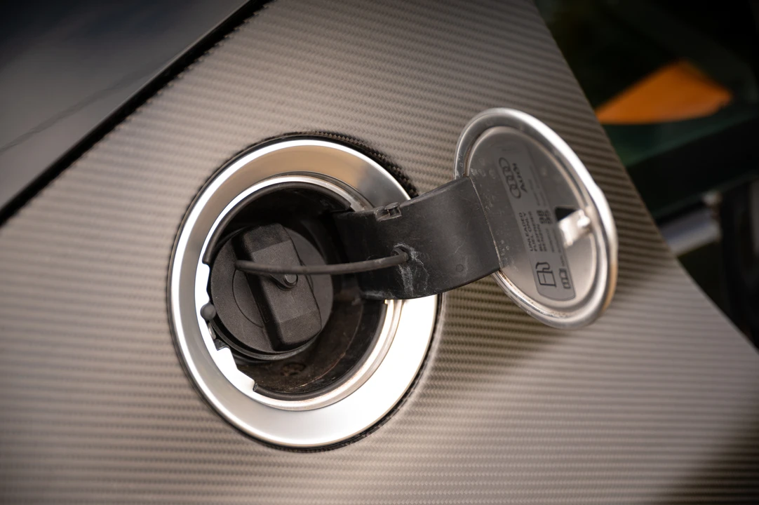 2011 Audi 42 R8 - Image 24 of 31
