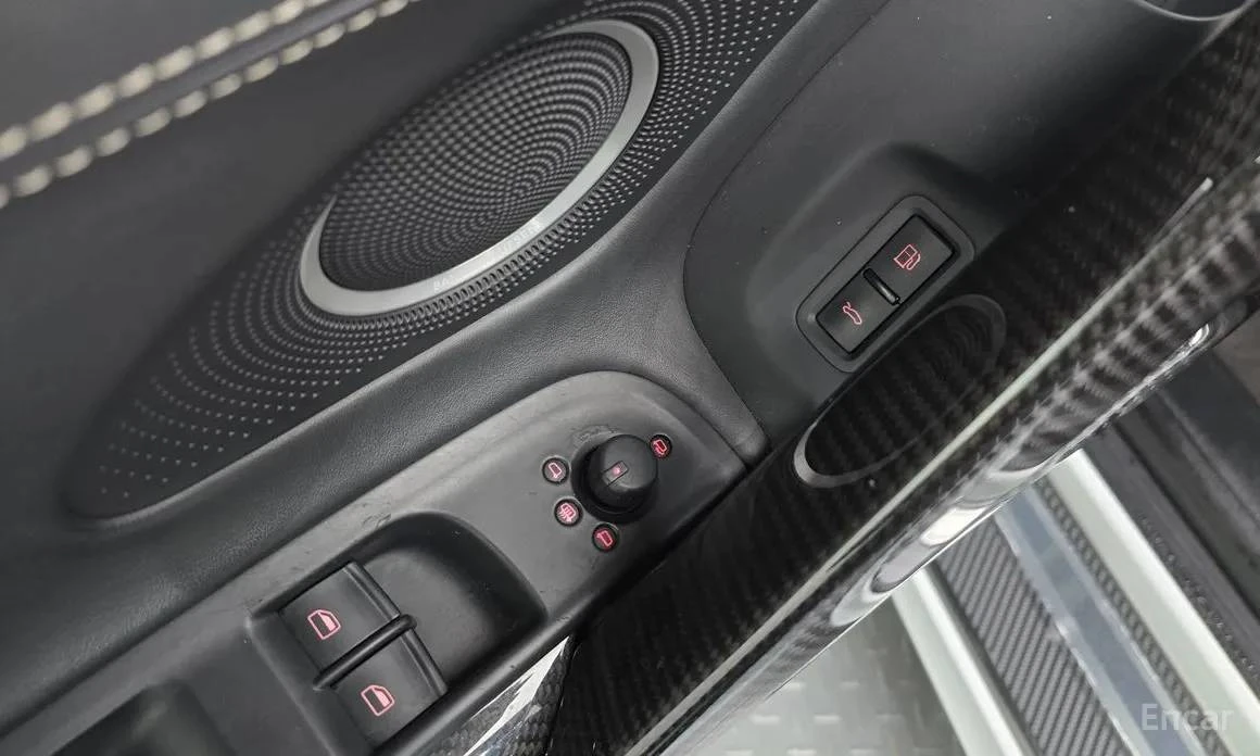 2011 Audi 42 R8 - Image 2 of 19