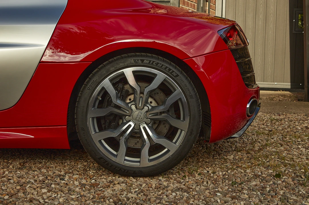 2011 Audi 42 R8 - Image 30 of 31