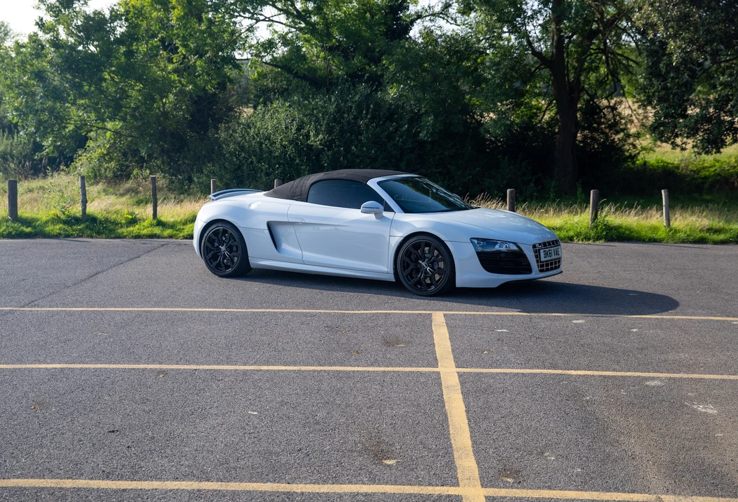 2011 Audi 42 R8 - Image 27 of 31
