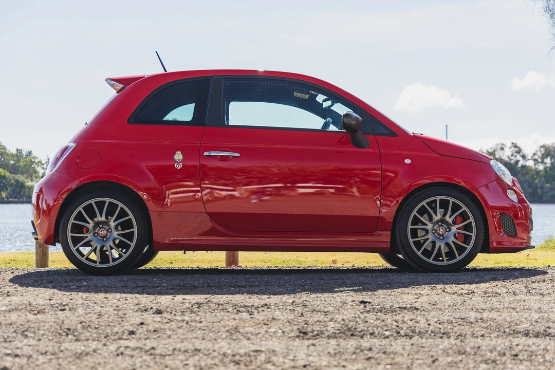 2011 Fiat Abarth 500 - Image 8 of 31
