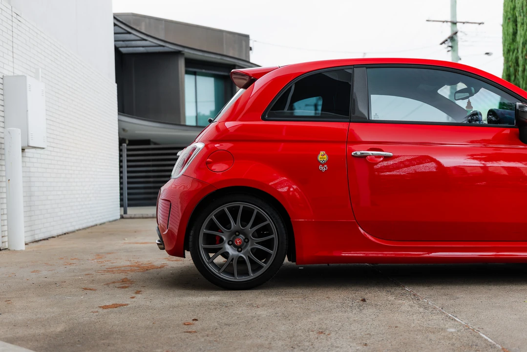 2011 Abarth - Image 16 of 31