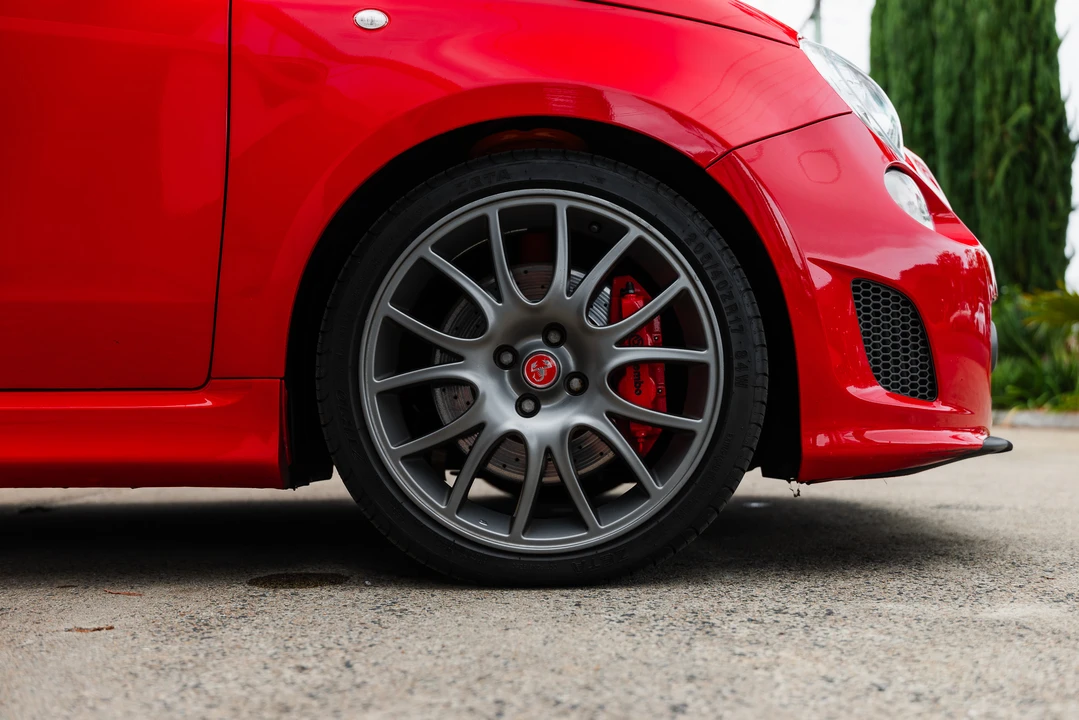 2011 Abarth - Image 26 of 31