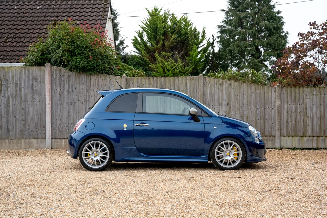 2011 Fiat Abarth 500 - Image 5 of 31