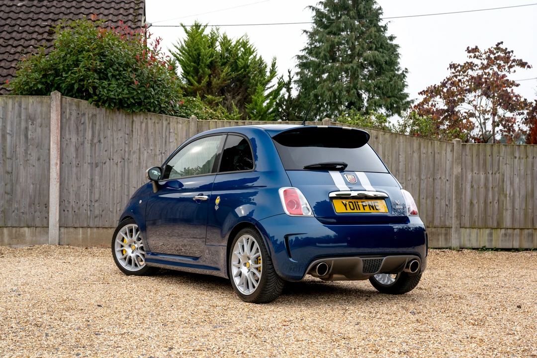 2011 Fiat Abarth 500 - Image 8 of 31