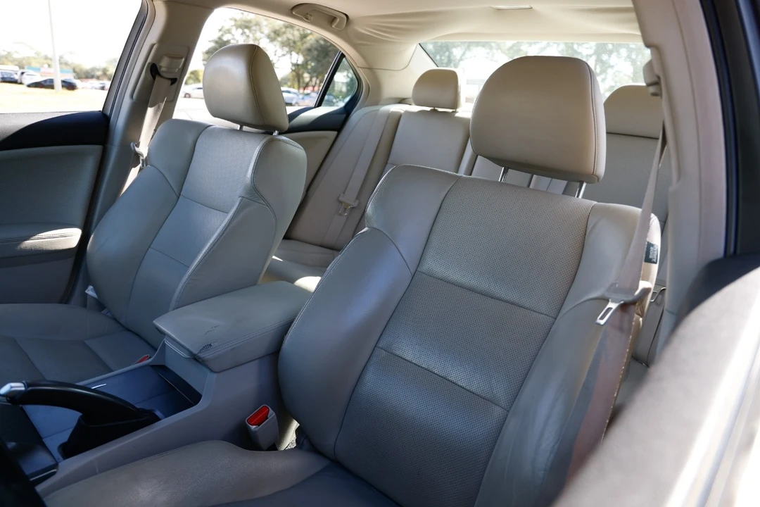 2011 Acura TSX 2nd Gen - Image 6 of 12