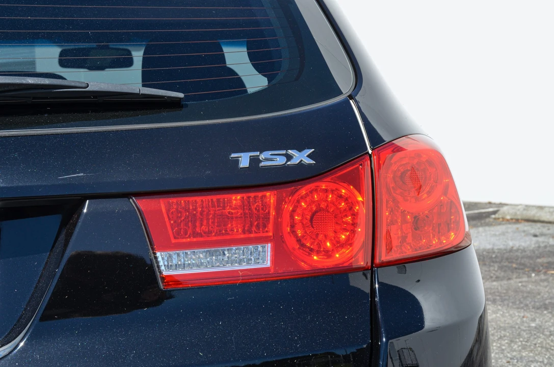 2011 Acura TSX 2nd Gen - Image 26 of 31