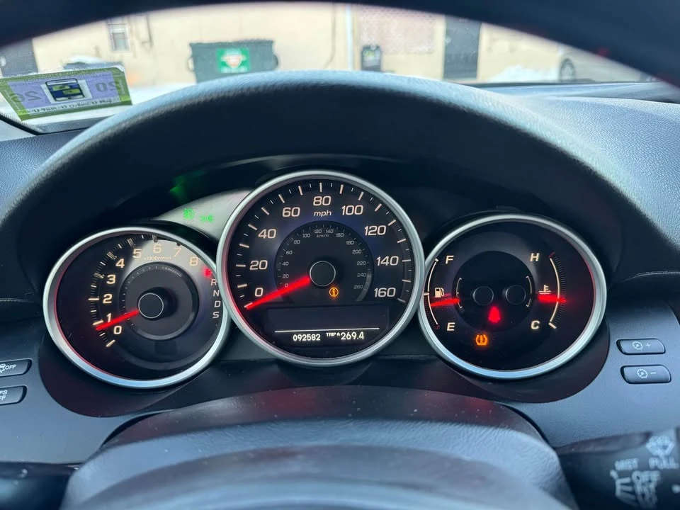 2011 Acura RL 2nd Gen - Image 2 of 16