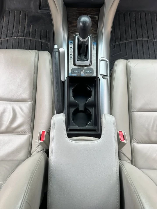 2011 Acura TL 4th Gen - Image 14 of 17