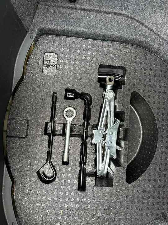 2011 Acura TL 4th Gen - Image 16 of 17