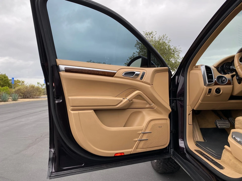 2011 Porsche 958 Cayenne S - Image 8 of 20