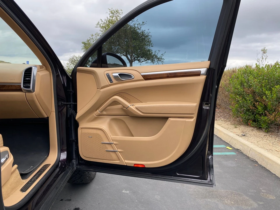 2011 Porsche 958 Cayenne S - Image 10 of 20