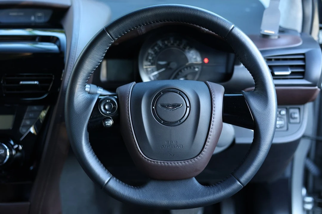 2011 Aston Martin - Image 21 of 30