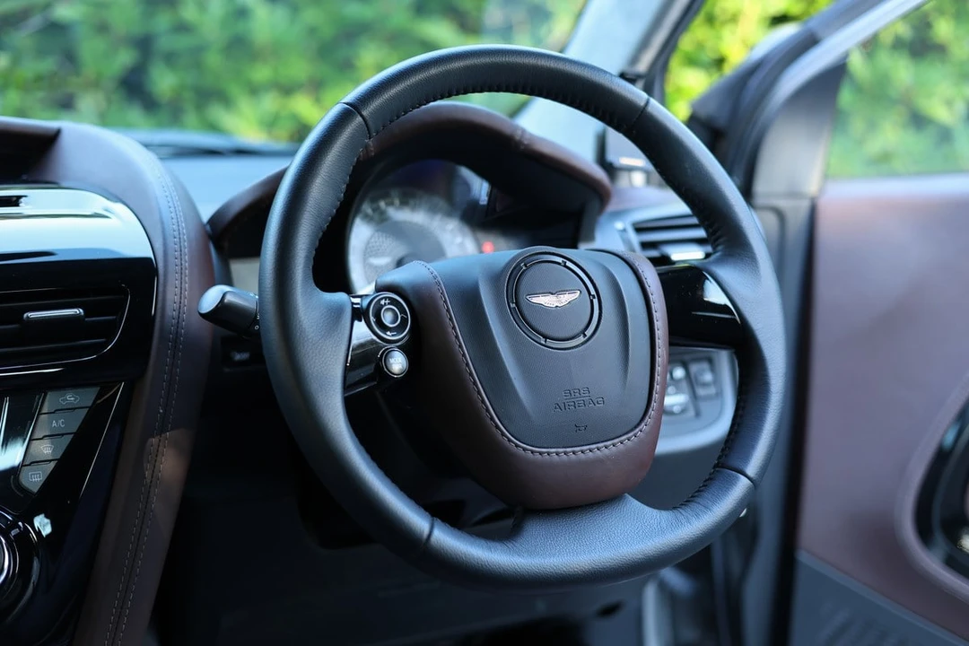2011 Aston Martin - Image 20 of 30