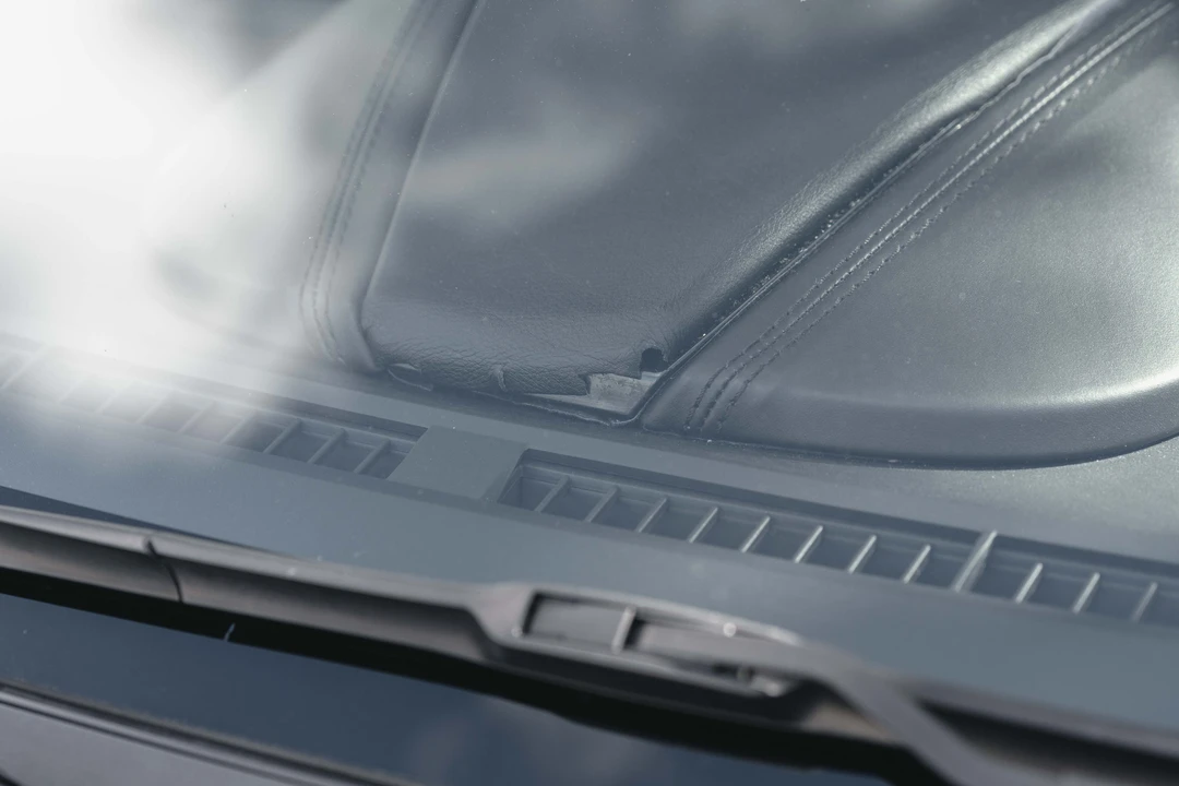 2011 Aston Martin - Image 22 of 31