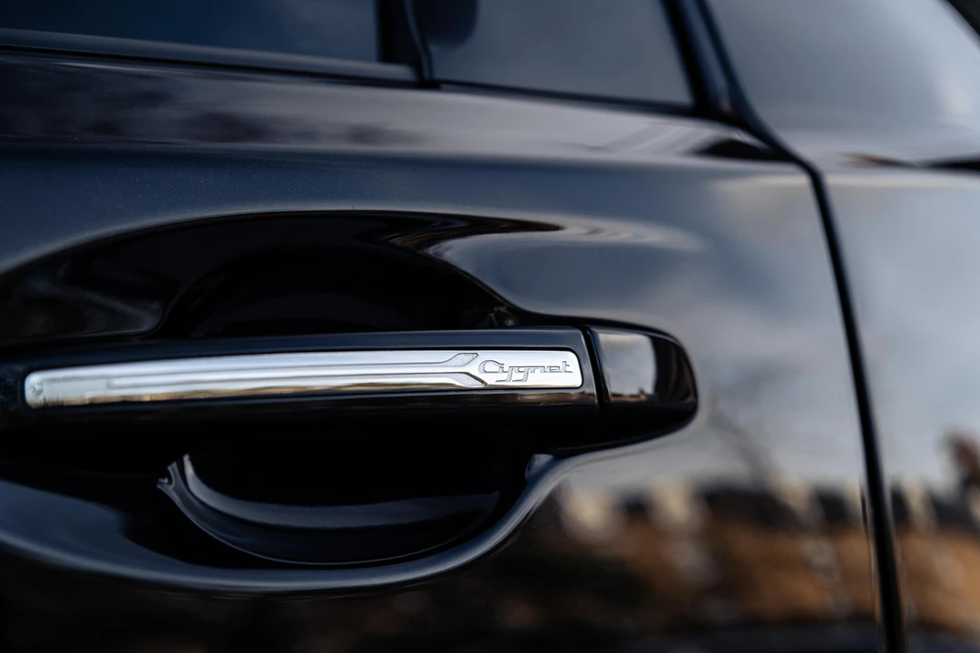 2011 Aston Martin - Image 31 of 31