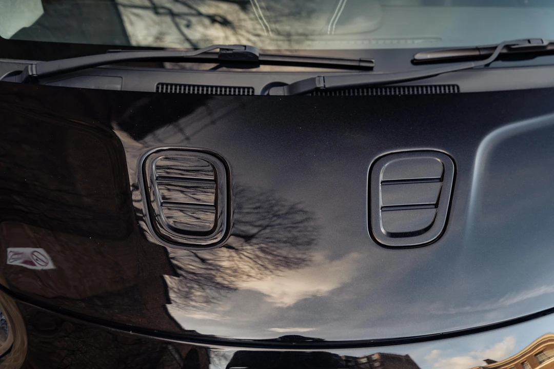 2011 Aston Martin - Image 19 of 31