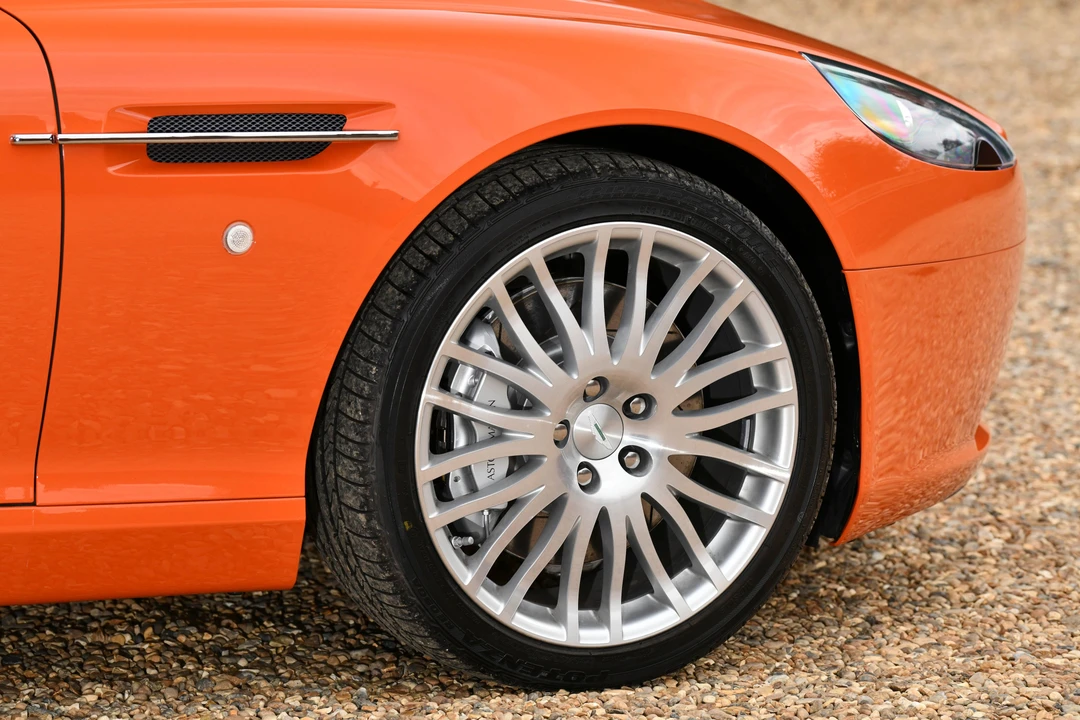 2011 Aston Martin DB9 - Image 19 of 31