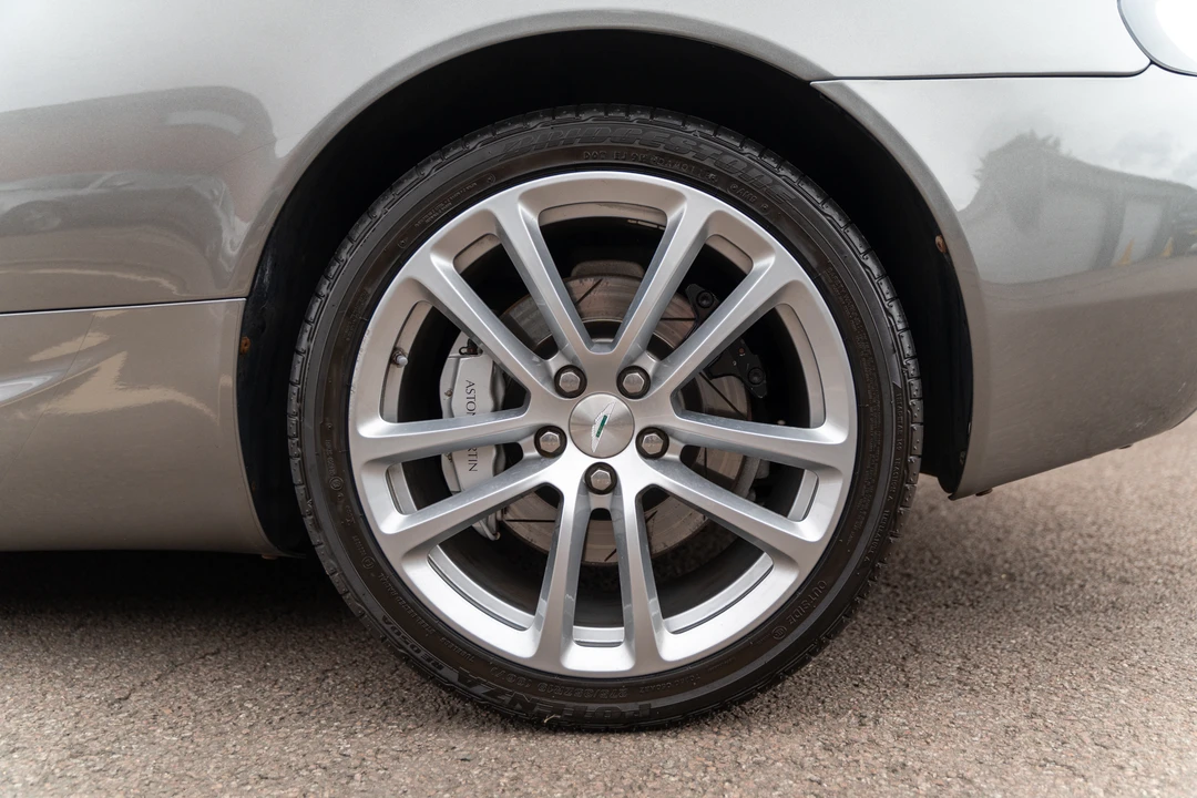 2011 Aston Martin DB9 - Image 24 of 31