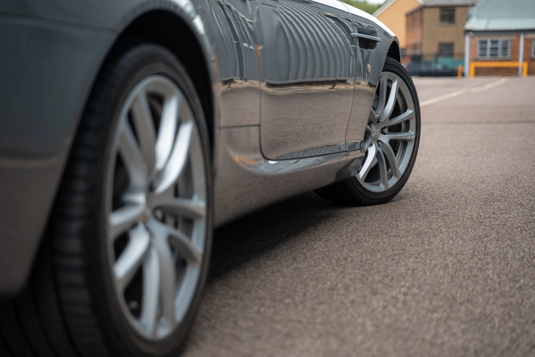 2011 Aston Martin DB9 - Image 30 of 31