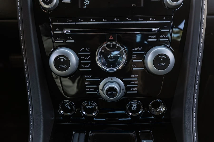 2011 Aston Martin DBS (2008-2012) - Image 28 of 31
