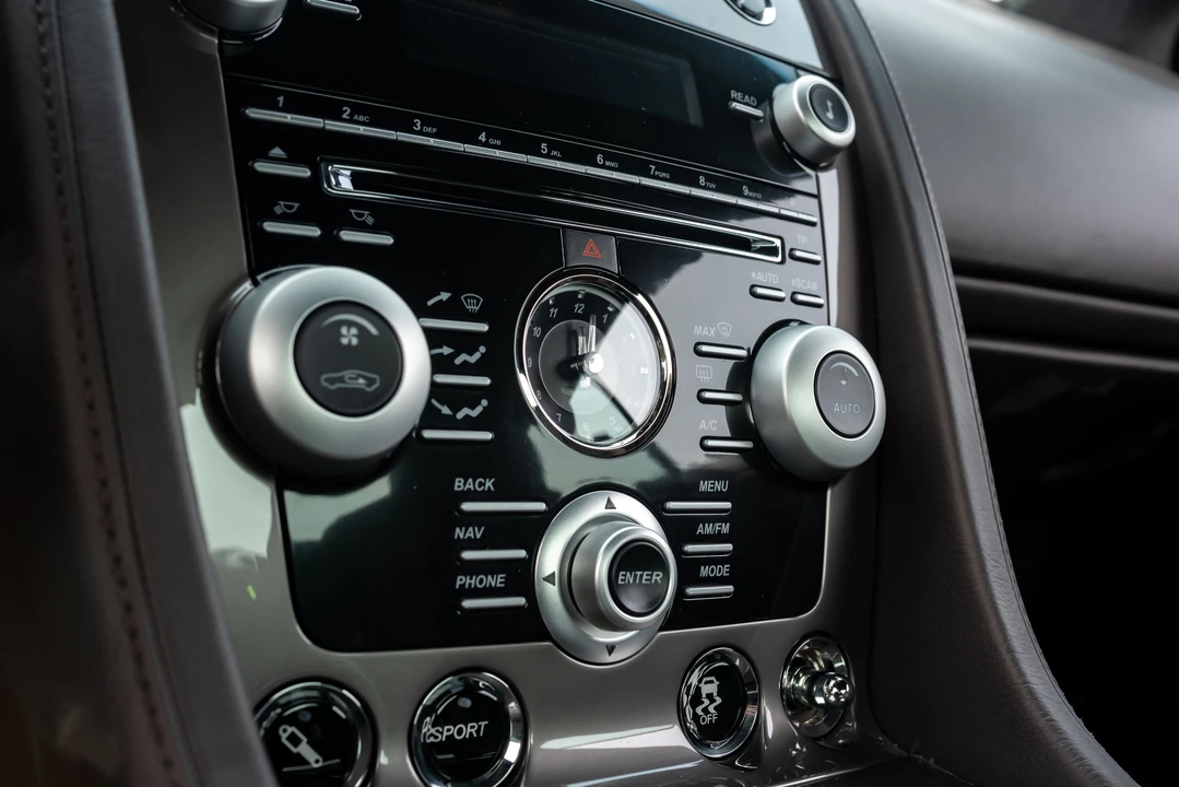 2011 Aston Martin DBS (2008-2012) - Image 7 of 31