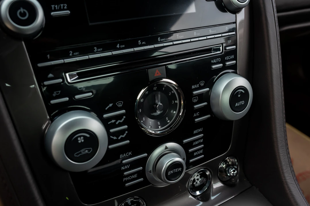 2011 Aston Martin DBS (2008-2012) - Image 6 of 31