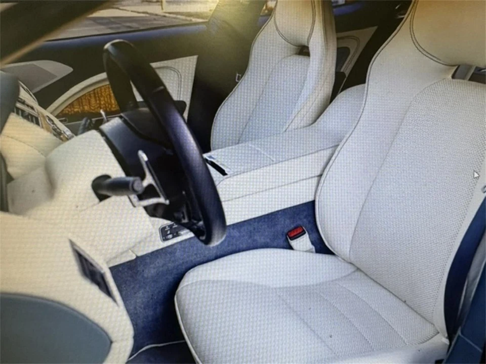 2011 Aston Martin Rapide - Image 9 of 12