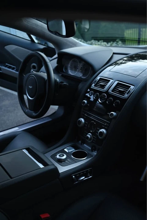 2011 Aston Martin Rapide - Image 10 of 15