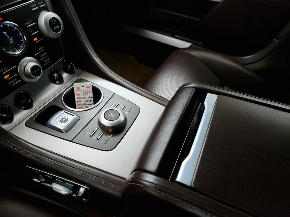 2011 Aston Martin Rapide - Image 17 of 31