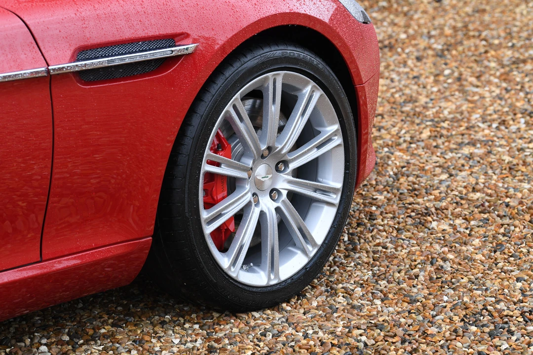 2011 Aston Martin Rapide - Image 24 of 27