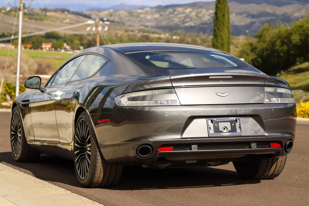 2011 Aston Martin Rapide - Image 9 of 31