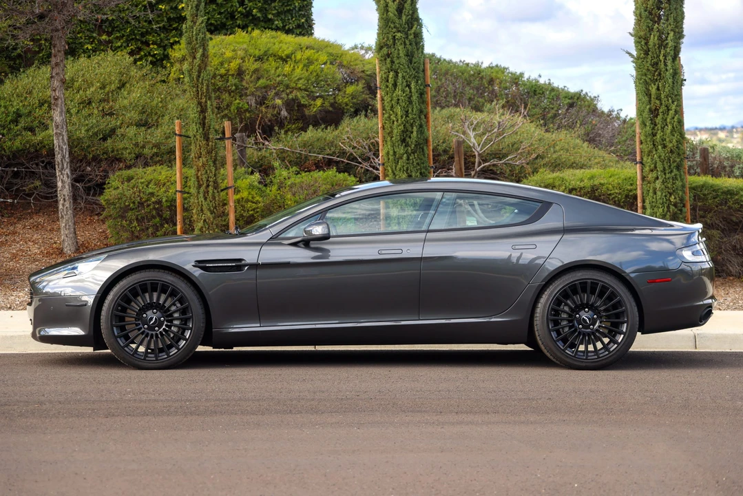 2011 Aston Martin Rapide - Image 27 of 31