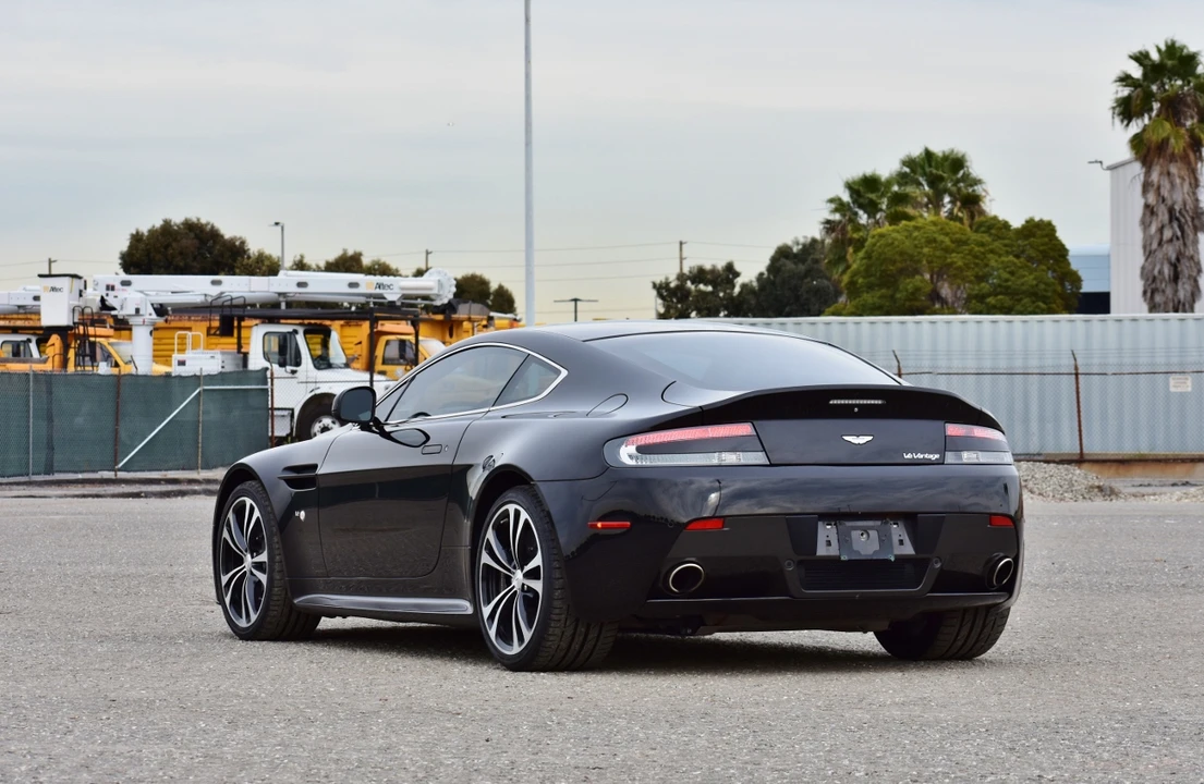 2011 Aston Martin V12 Vantage (2010-2018) - Image 12 of 31