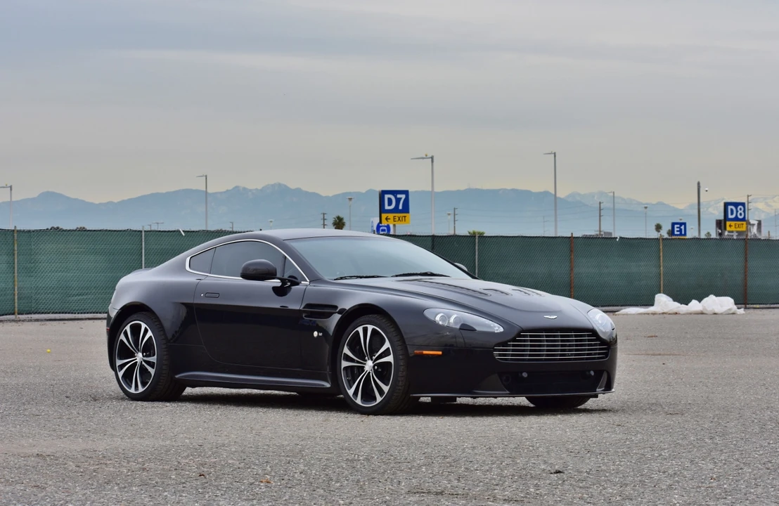 2011 Aston Martin V12 Vantage (2010-2018) - Image 6 of 31